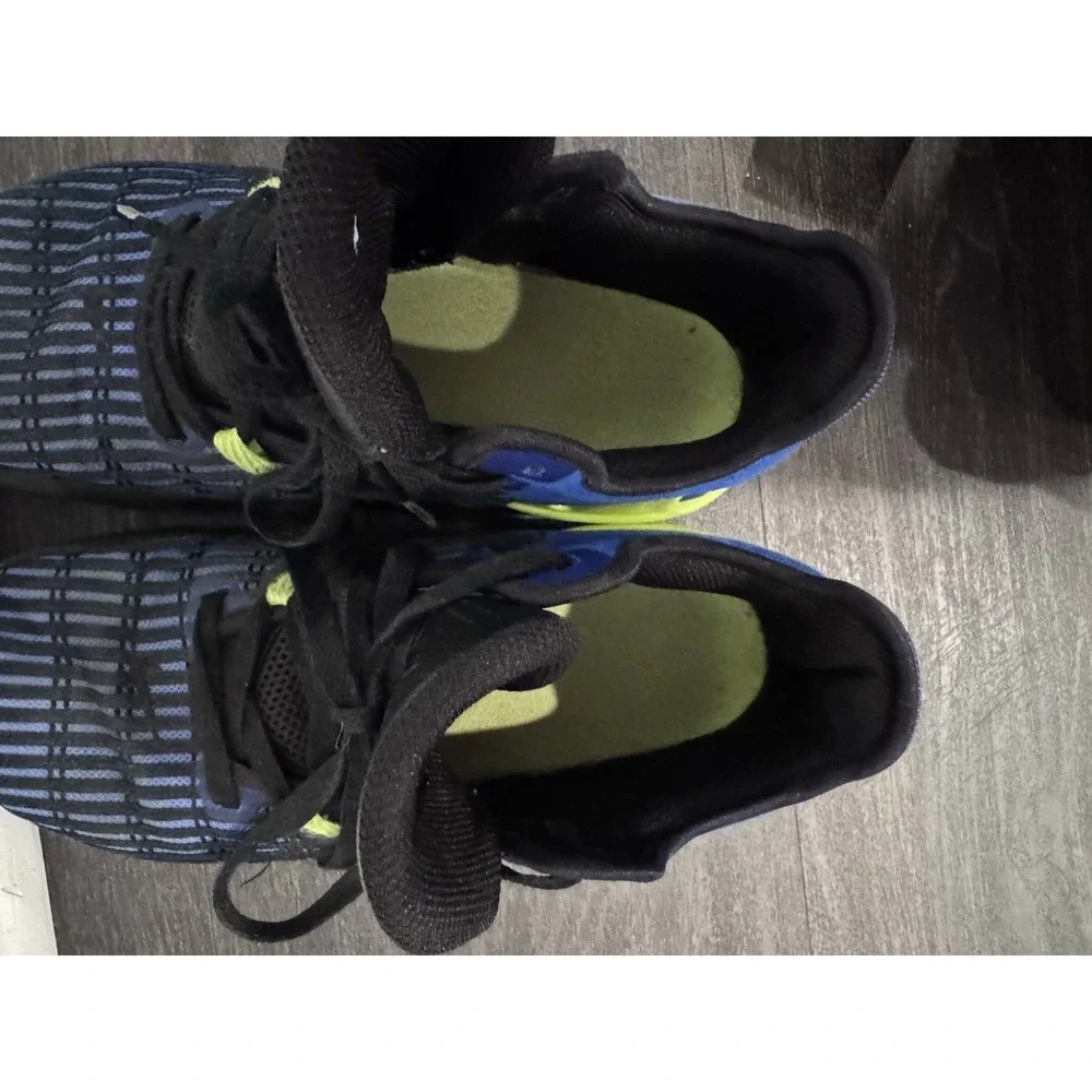 Nike LeBron Witness Size Unknown Size‎ (Size Tags removed) Estimated Mens 7